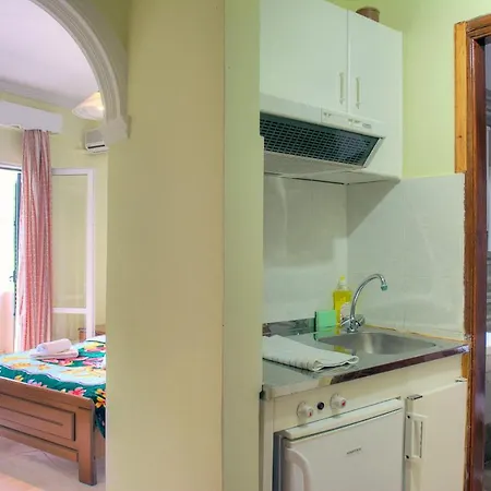 Delphi Apart-hotel Agios Gordios (Corfu)