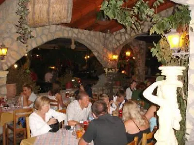 Aparthotel Delphi 4*