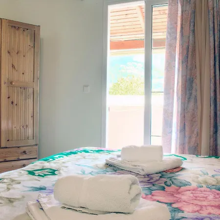 Delphi Aparthotel 4*
